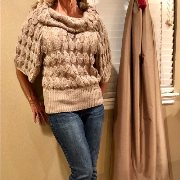 Loose Knit Drop Collar Textured Sweater - Picture 3 of 3